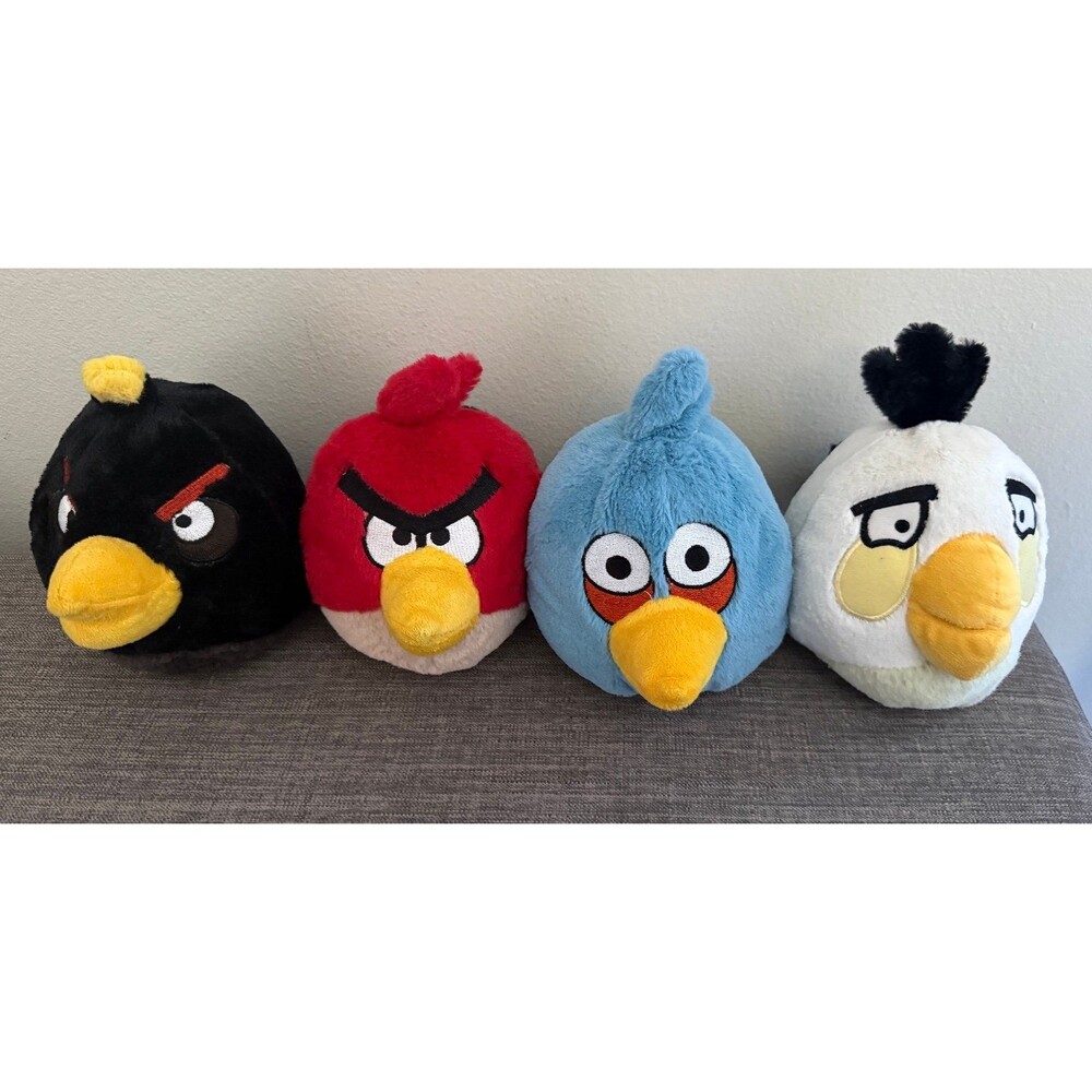 Set of 4 Angry Bird Commonwealth Plushies w/ *All Tags Not For Retail Sale* 2011